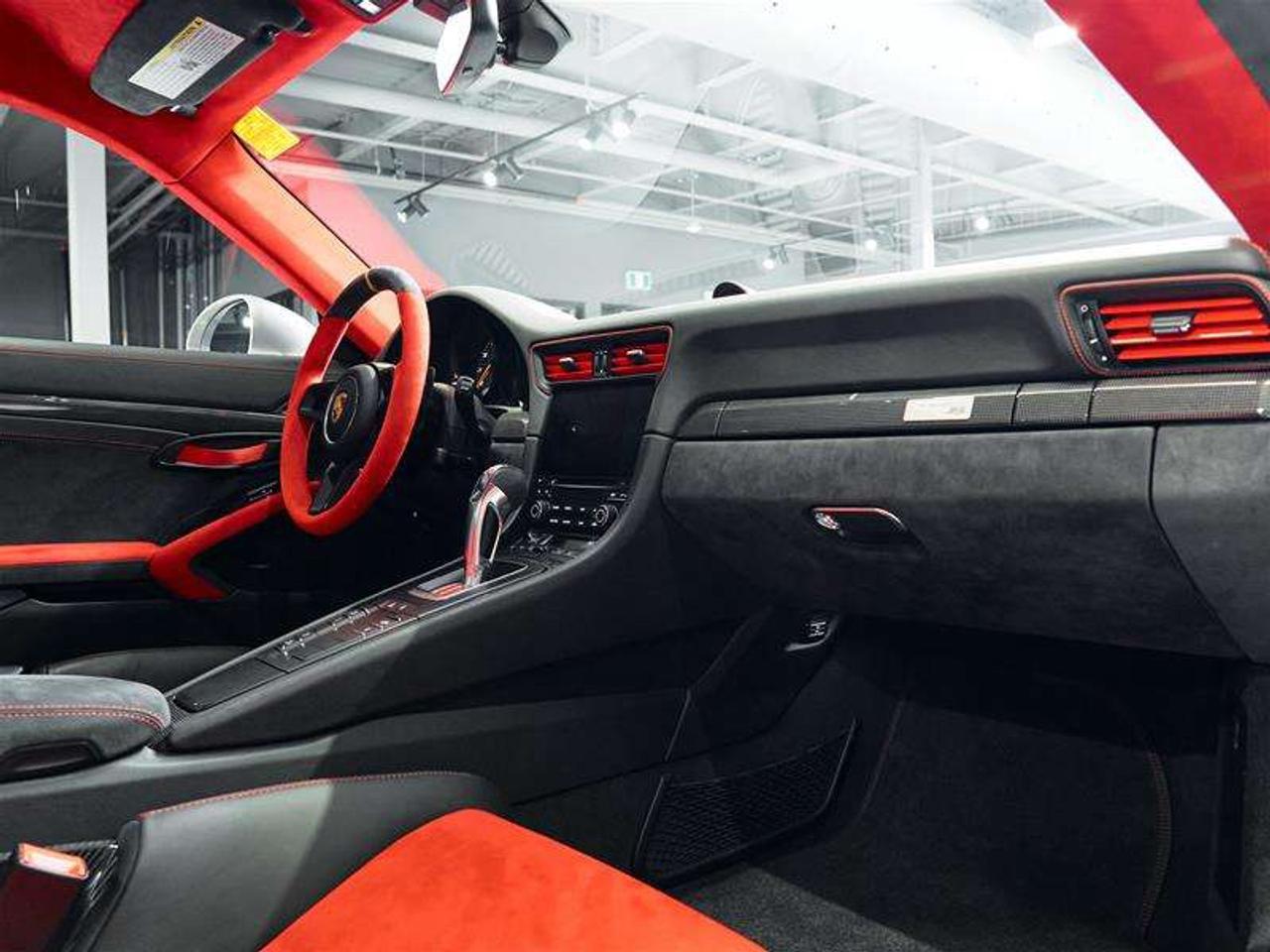 2018 Porsche 911 GT2 RS Photo