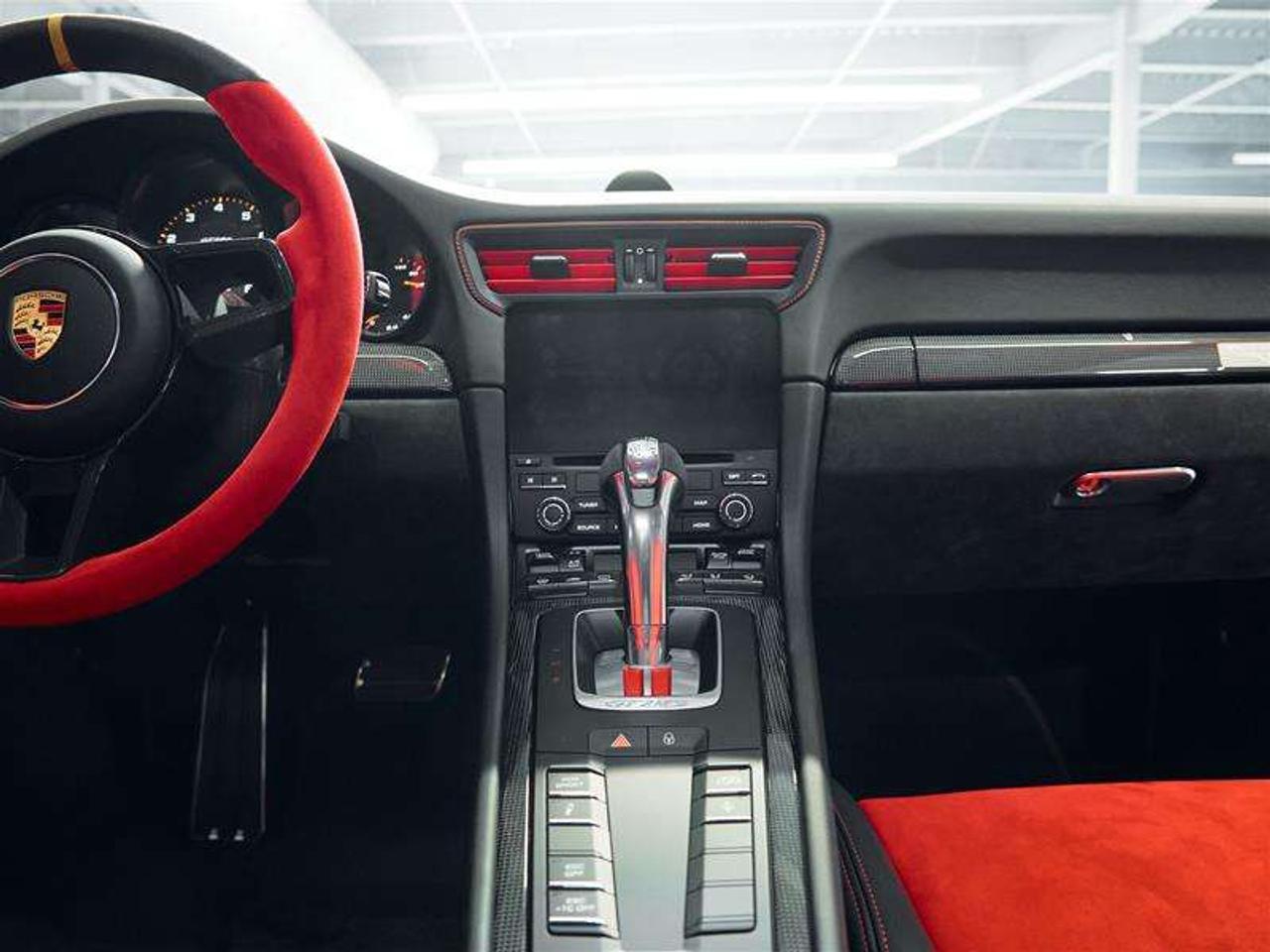 2018 Porsche 911 GT2 RS Photo
