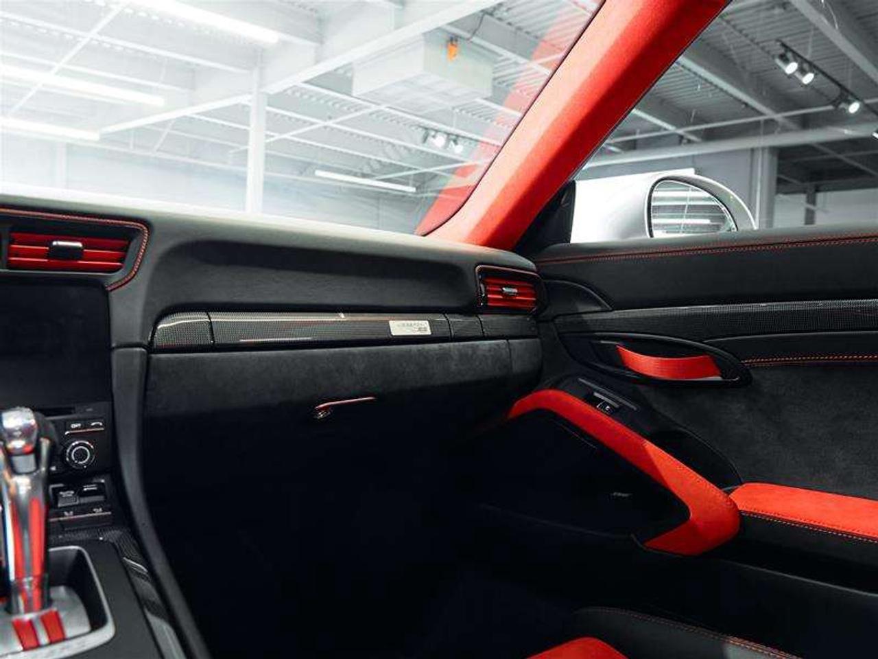 2018 Porsche 911 GT2 RS Photo