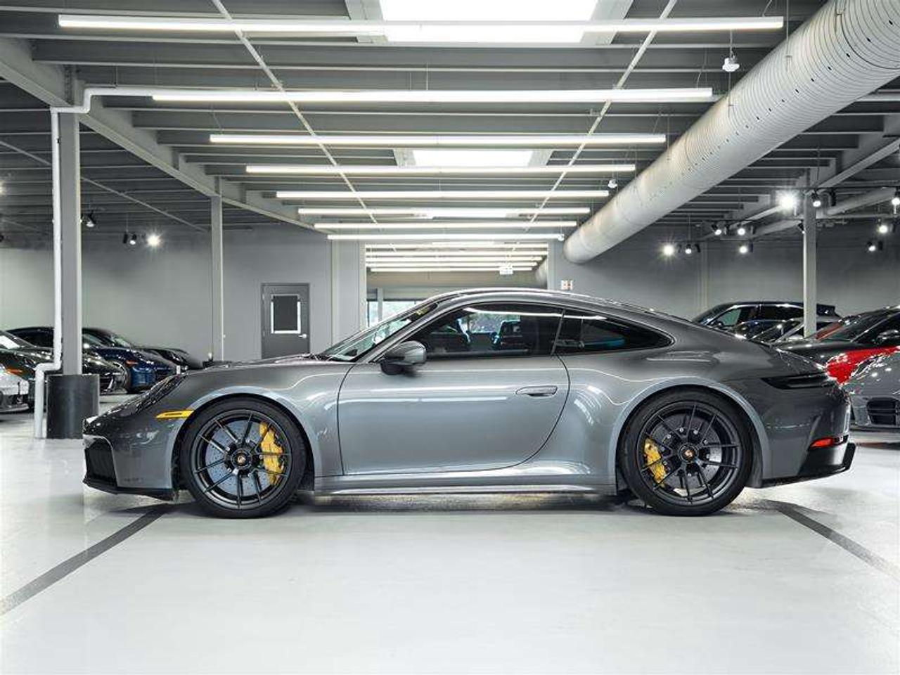 2025 Porsche 911 Carrera GTS Coupe Photo