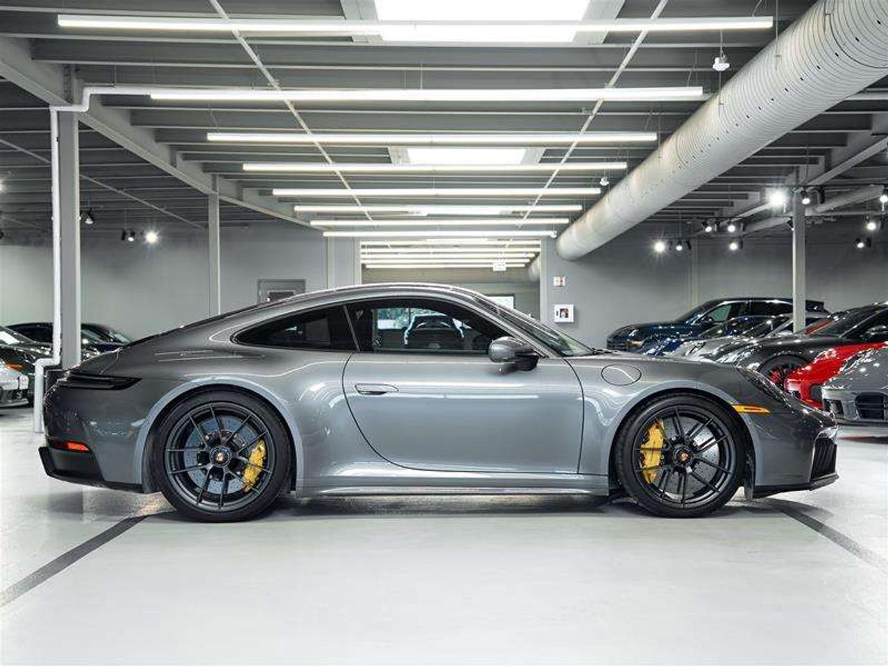 2025 Porsche 911 Carrera GTS Coupe Photo