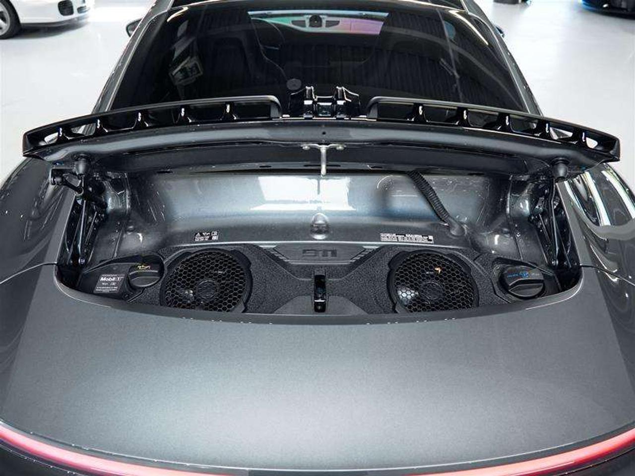 2025 Porsche 911 Carrera GTS Coupe Photo