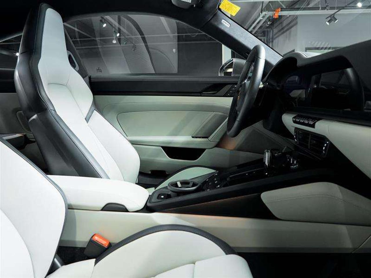 2025 Porsche 911 Carrera GTS Coupe Photo