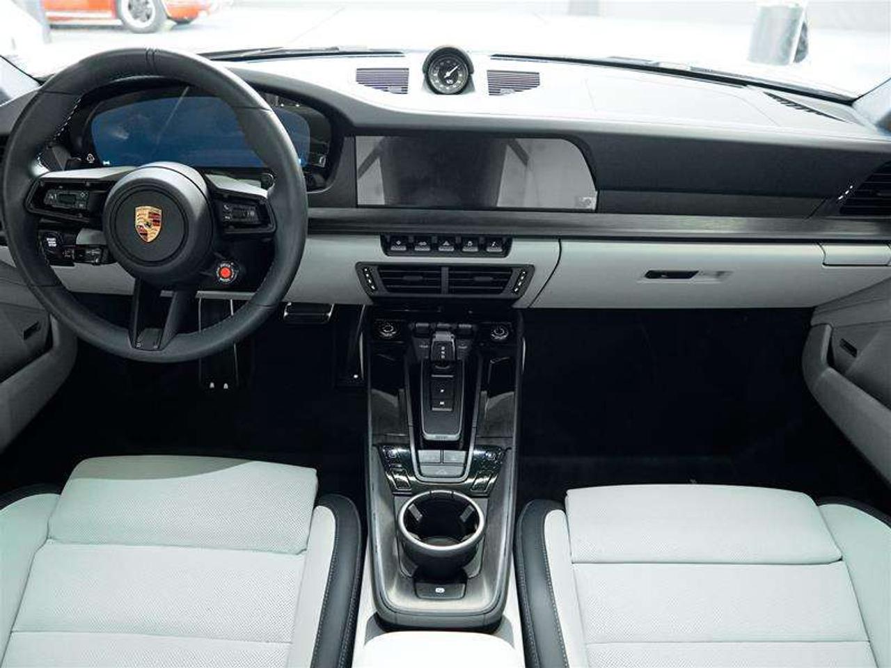2025 Porsche 911 Carrera GTS Coupe Photo