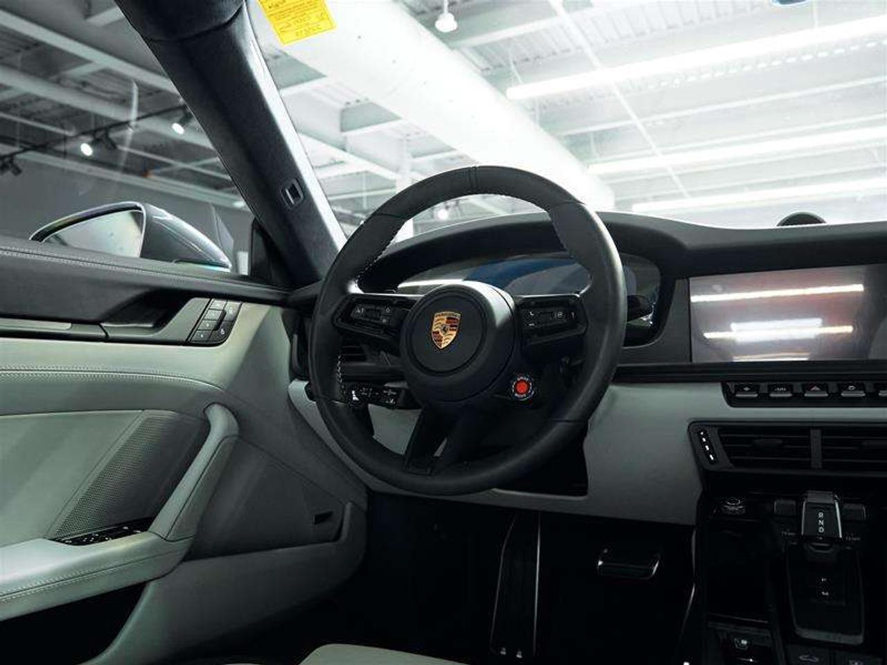 2025 Porsche 911 Carrera GTS Coupe Photo