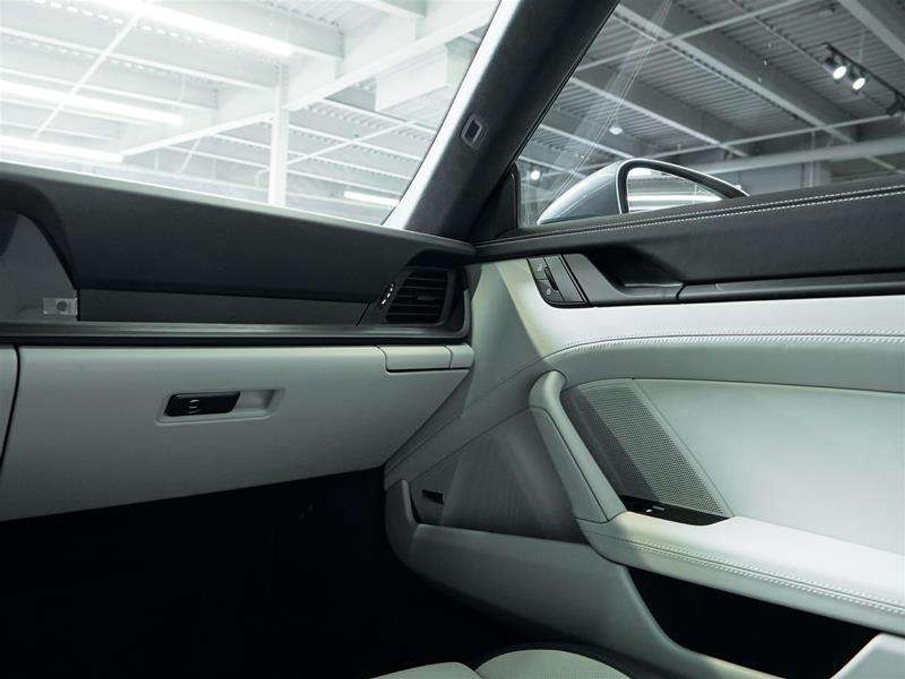 2025 Porsche 911 Carrera GTS Coupe Photo