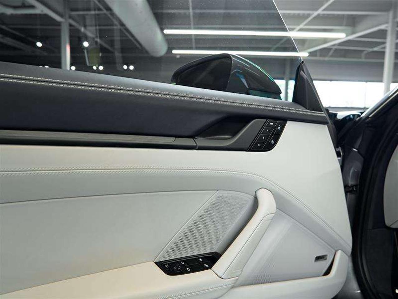2025 Porsche 911 Carrera GTS Coupe Photo