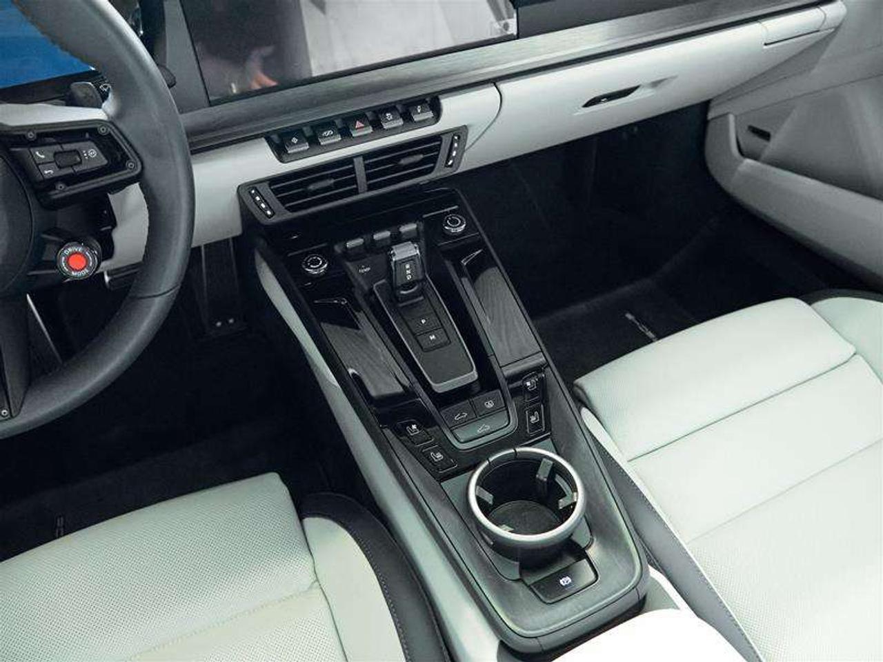 2025 Porsche 911 Carrera GTS Coupe Photo