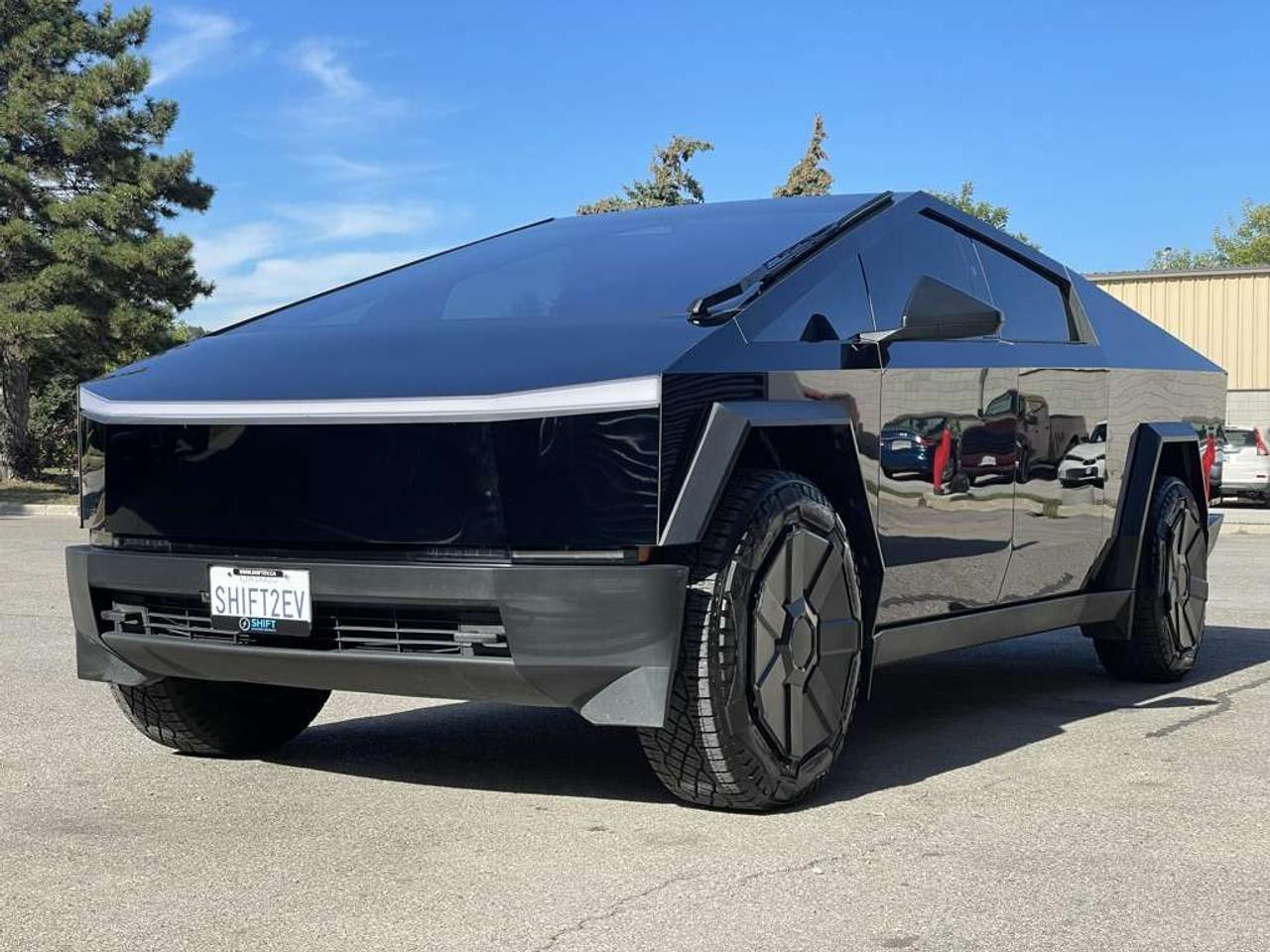 2024 Tesla Cybertruck FOUNDATION   1 Owner   Clean!   Beautiful Wrap! Photo