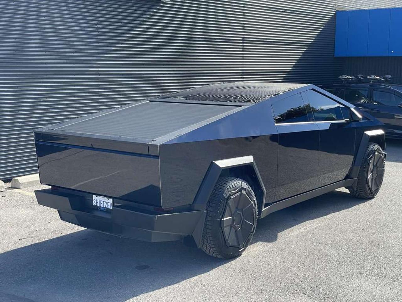 2024 Tesla Cybertruck FOUNDATION   1 Owner   Clean!   Beautiful Wrap! Photo