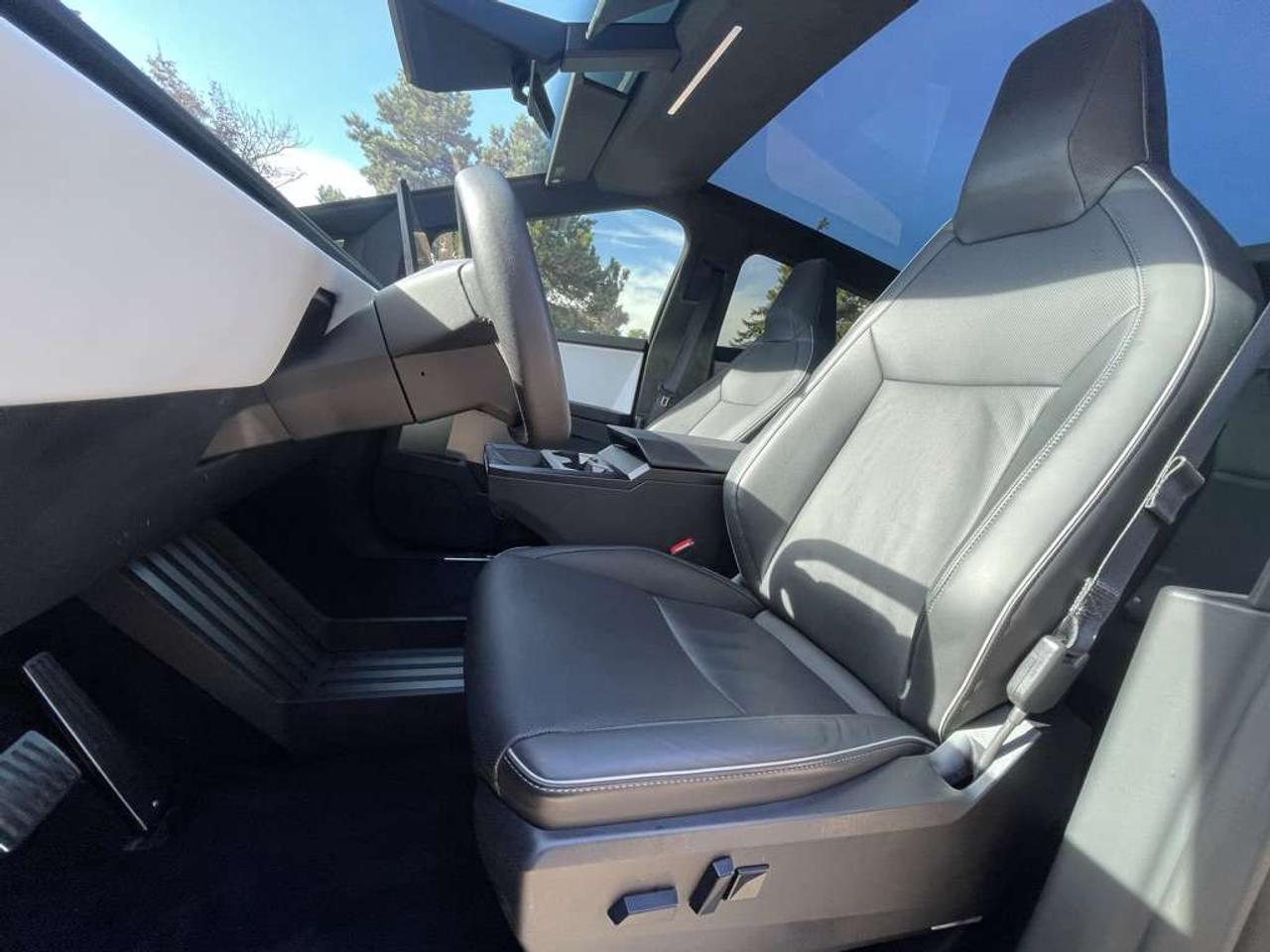 2024 Tesla Cybertruck FOUNDATION   1 Owner   Clean!   Beautiful Wrap! Photo