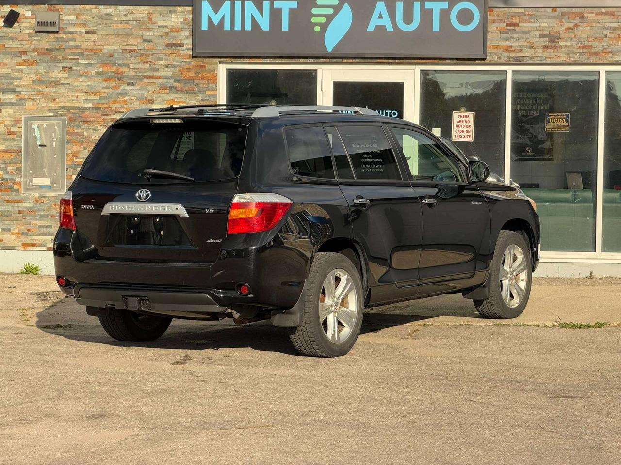 2009 Toyota Highlander Limited 4WD – Clean CarFax   Low Mileage   2 Keys Photo