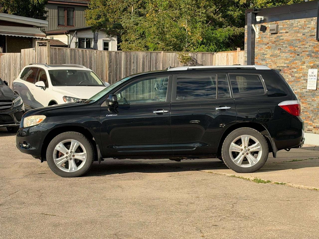 2009 Toyota Highlander Limited 4WD – Clean CarFax   Low Mileage   2 Keys Photo