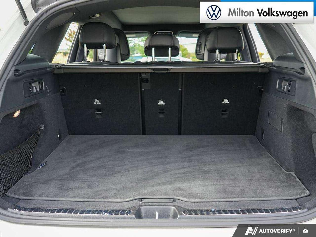 2023 Mercedes-Benz GLC 4MATIC SUV Photo