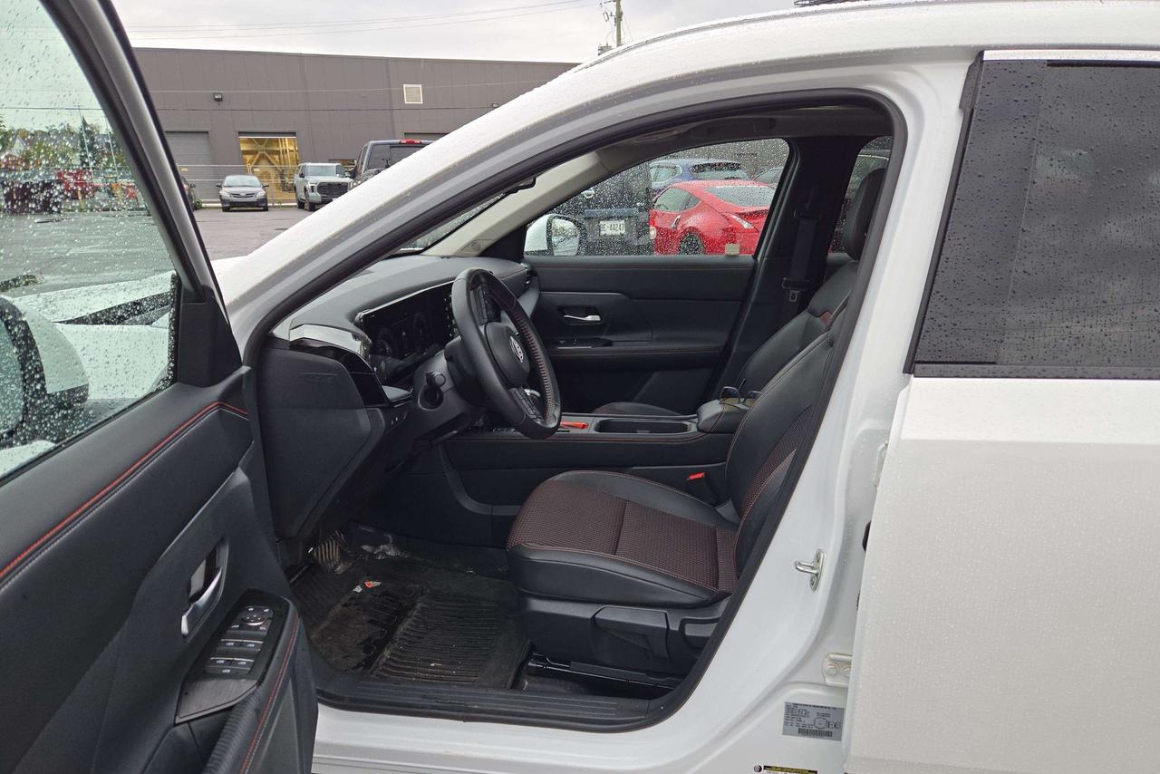 2025 Nissan Kicks SR WHEEL PACKAGE Photo
