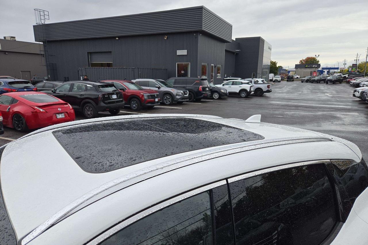 2025 Nissan Kicks SR WHEEL PACKAGE Photo