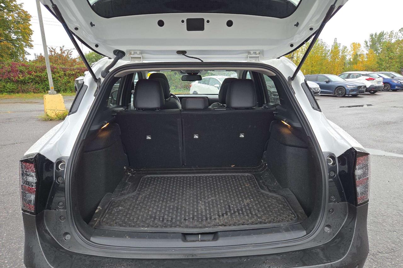 2025 Nissan Kicks SR WHEEL PACKAGE Photo