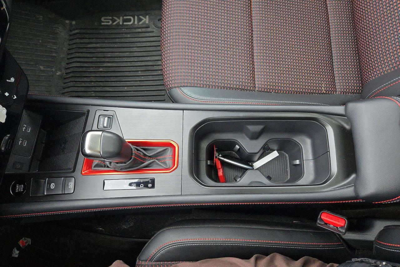2025 Nissan Kicks SR WHEEL PACKAGE Photo