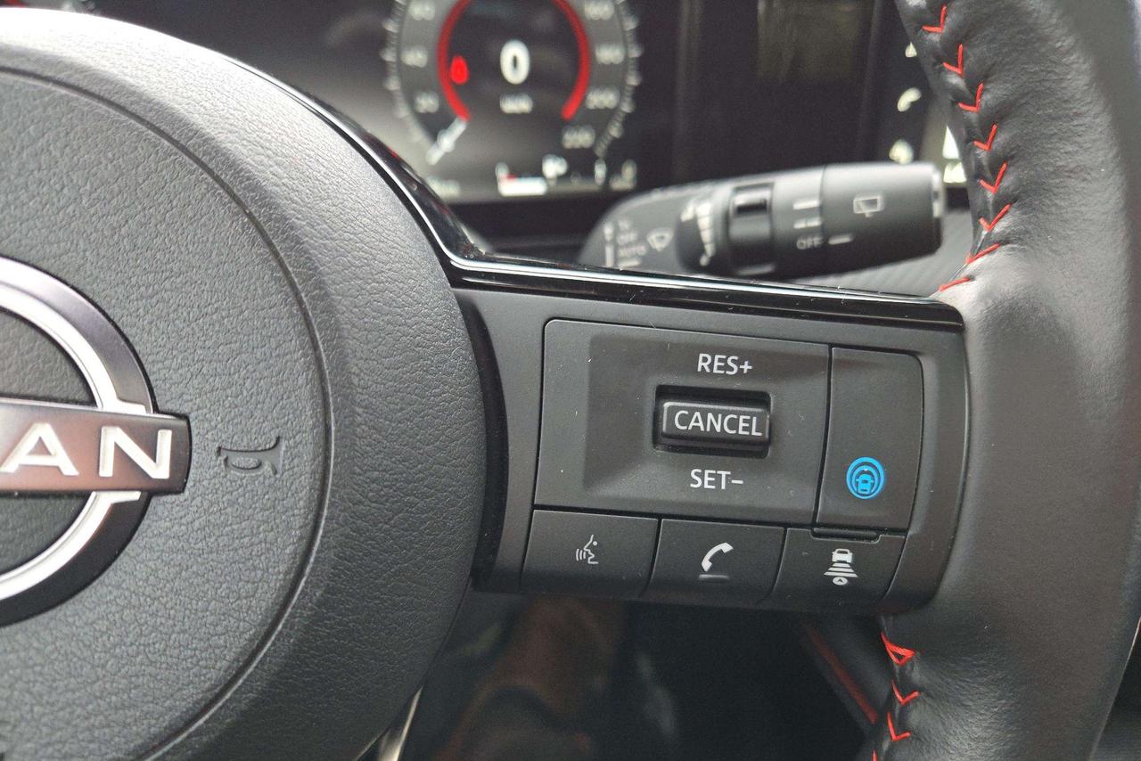2025 Nissan Kicks SR WHEEL PACKAGE Photo