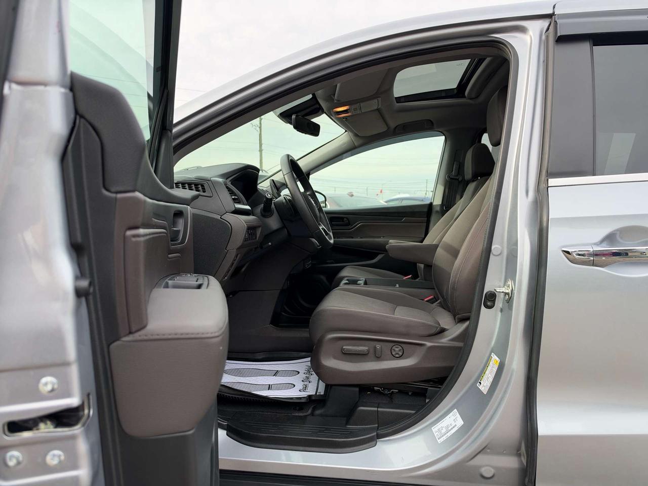 2018 Honda Odyssey EX  ONE OWNER FULL SERVICE HISTORY MINT Photo