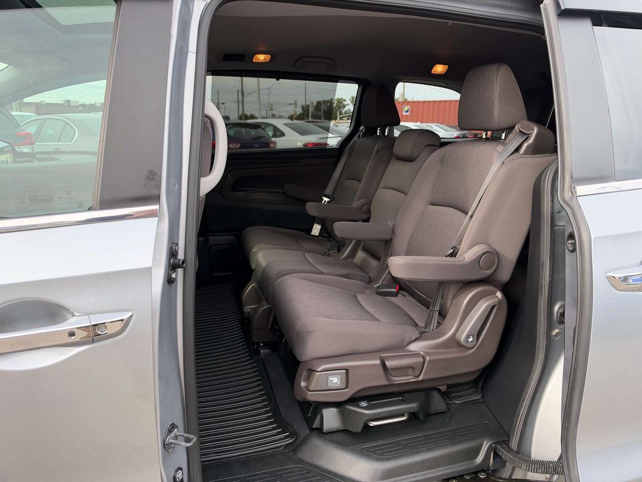 2018 Honda Odyssey EX  ONE OWNER FULL SERVICE HISTORY MINT Photo