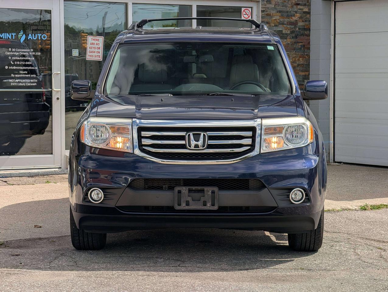 2014 Honda Pilot One Owner   27 Service Records   8 Passenger Photo