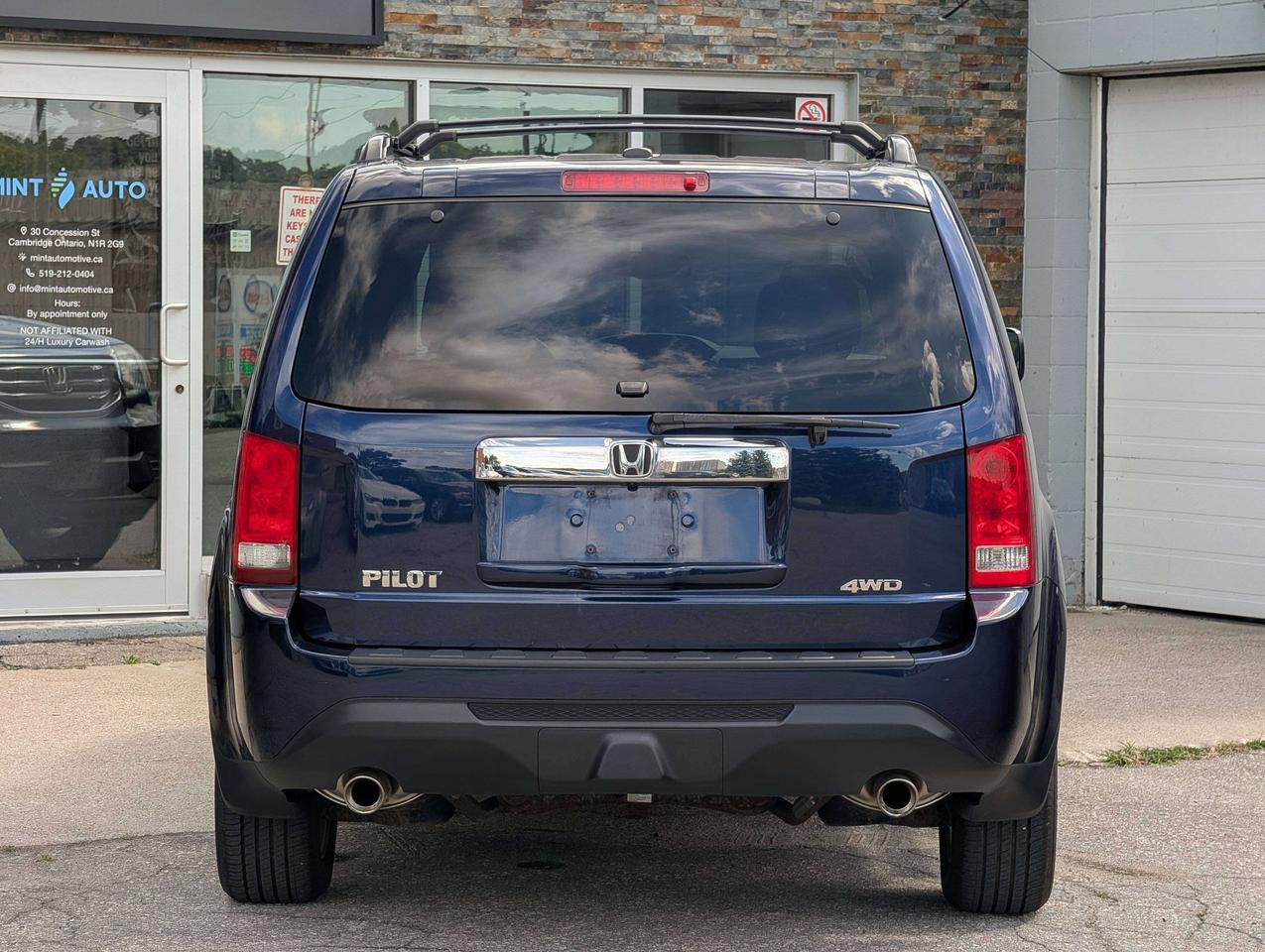 2014 Honda Pilot One Owner   27 Service Records   8 Passenger Photo