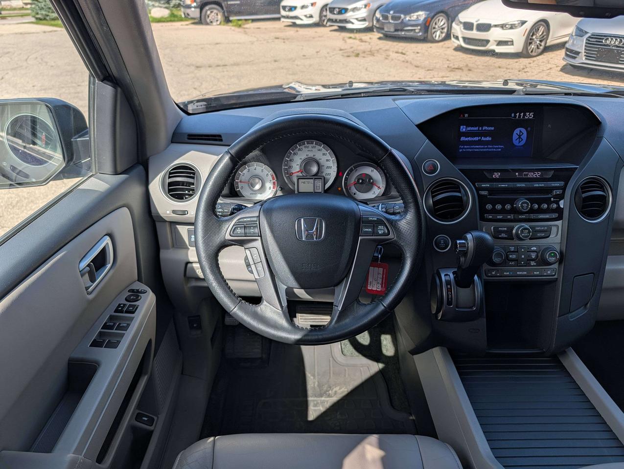 2014 Honda Pilot One Owner   27 Service Records   8 Passenger Photo