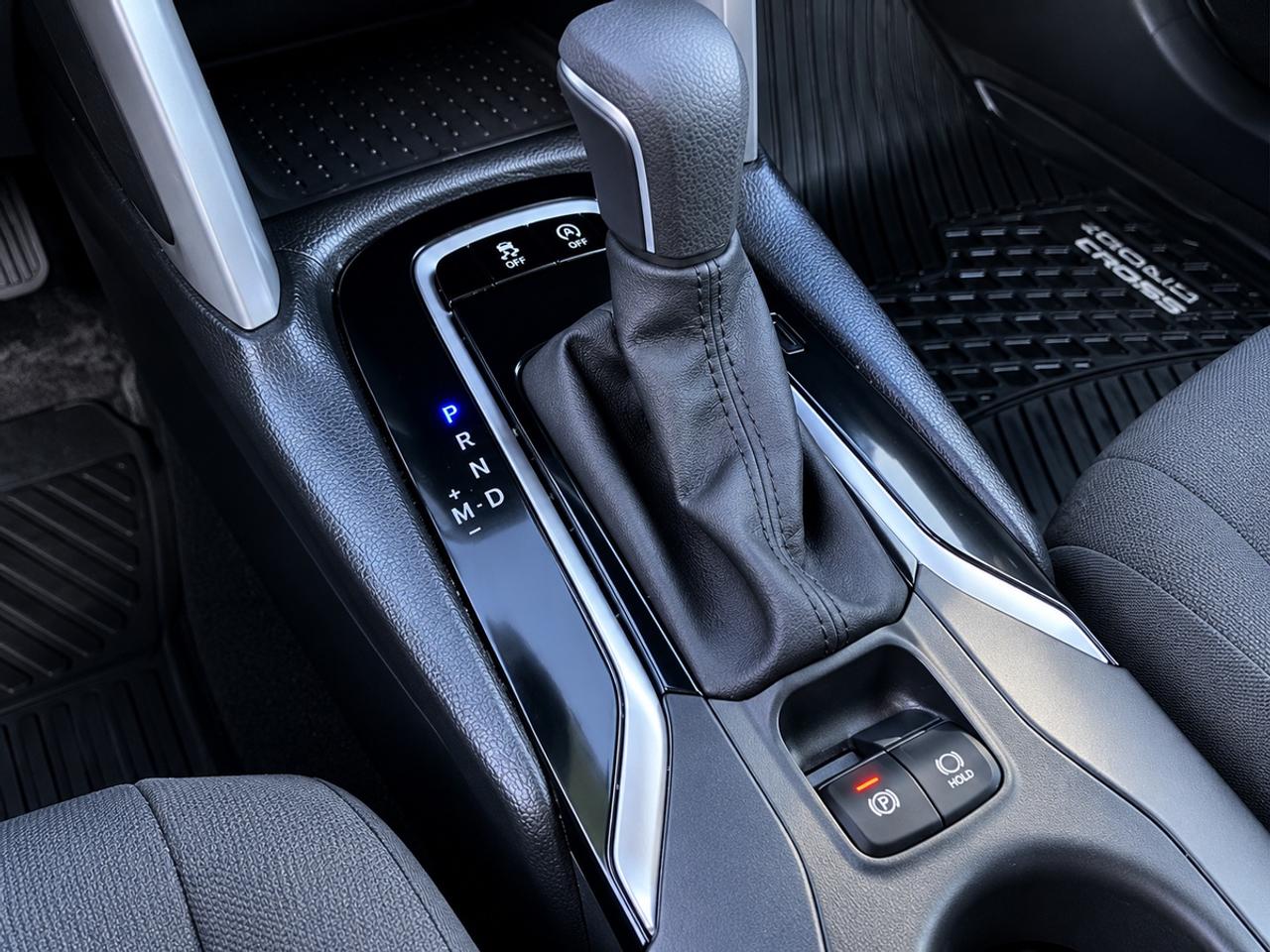 2022 Toyota Corolla Cross LE Photo