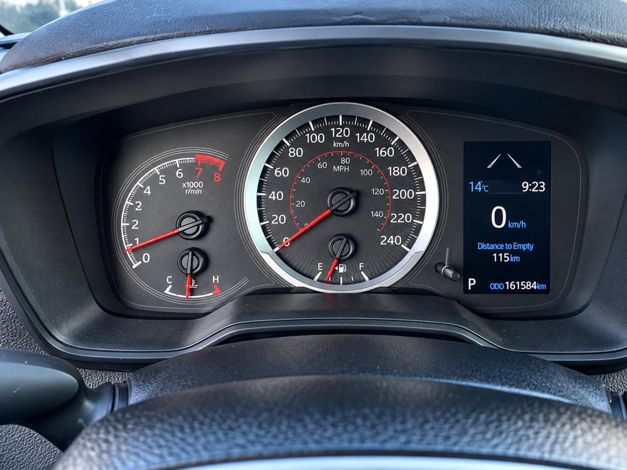 2022 Toyota Corolla Cross LE Photo