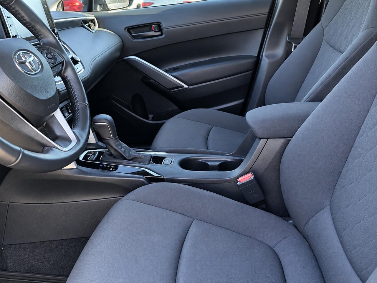 2022 Toyota Corolla Cross LE Photo