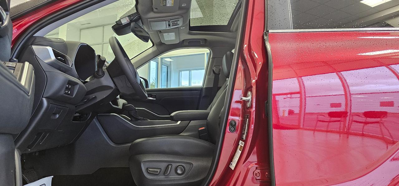 2026 Toyota Highlander XLE 4dr All-wheel Drive Photo