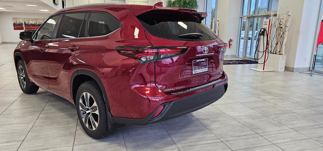 2026 Toyota Highlander XLE 4dr All-wheel Drive Photo