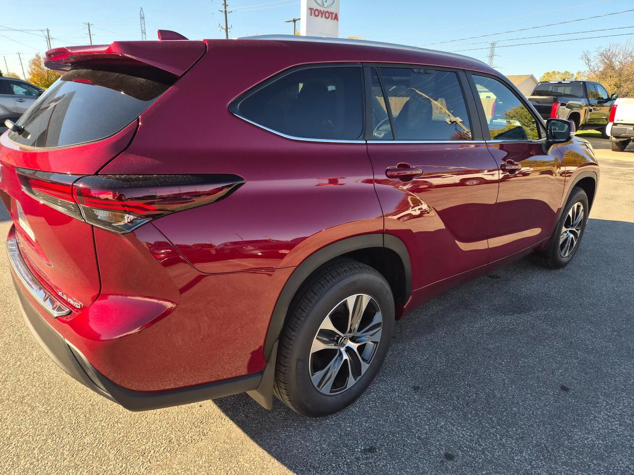 2026 Toyota Highlander XLE 4dr All-wheel Drive Photo