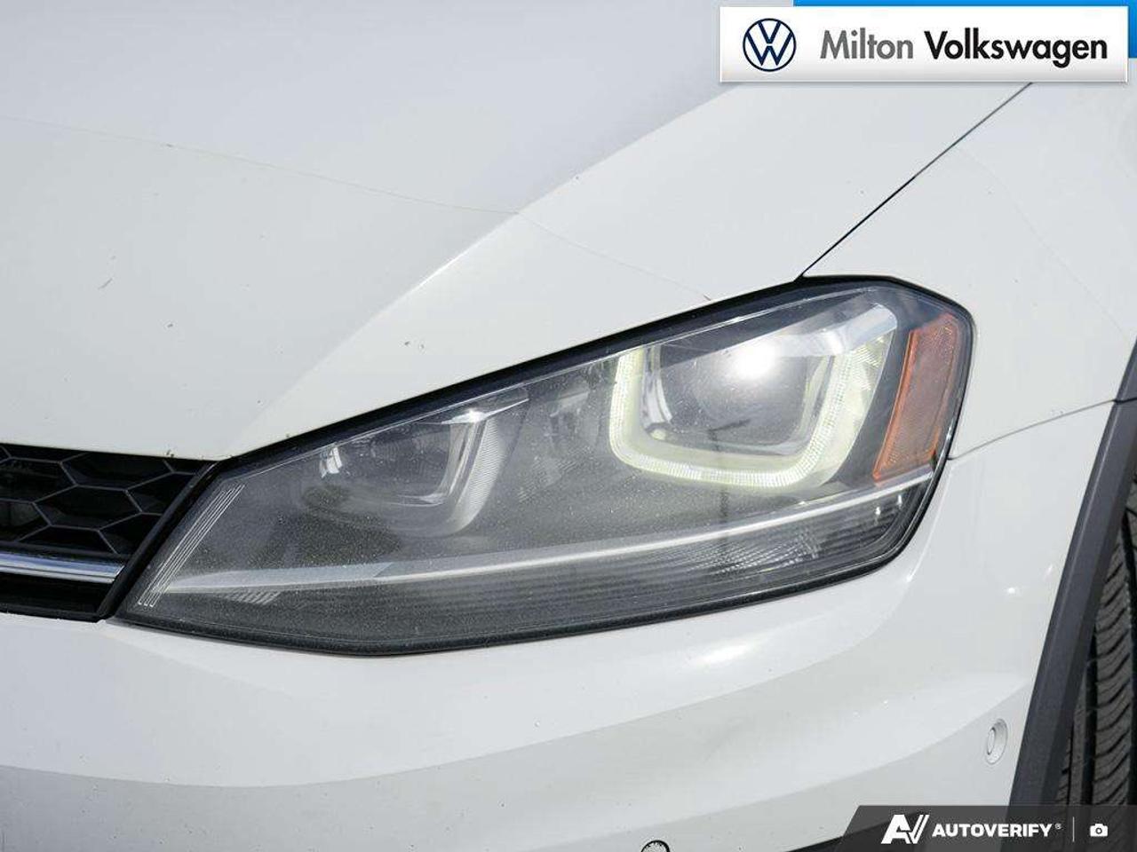 2017 Volkswagen Golf 1.8T DSG 6sp at w/Tip 4MOTION Photo