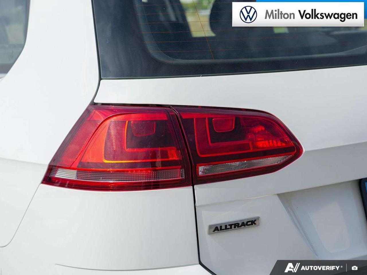 2017 Volkswagen Golf 1.8T DSG 6sp at w/Tip 4MOTION Photo