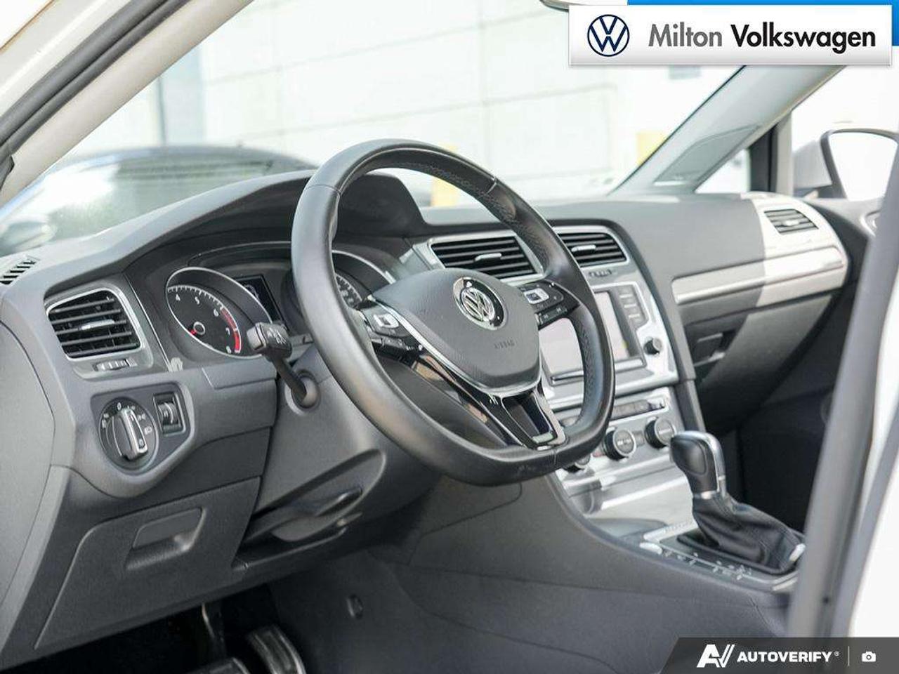 2017 Volkswagen Golf 1.8T DSG 6sp at w/Tip 4MOTION Photo