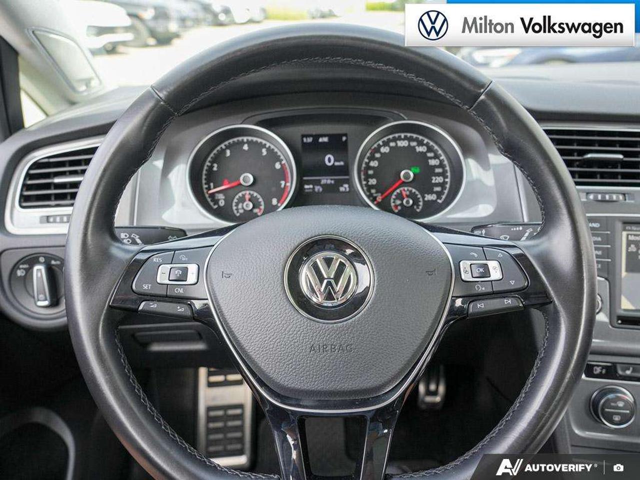2017 Volkswagen Golf 1.8T DSG 6sp at w/Tip 4MOTION Photo