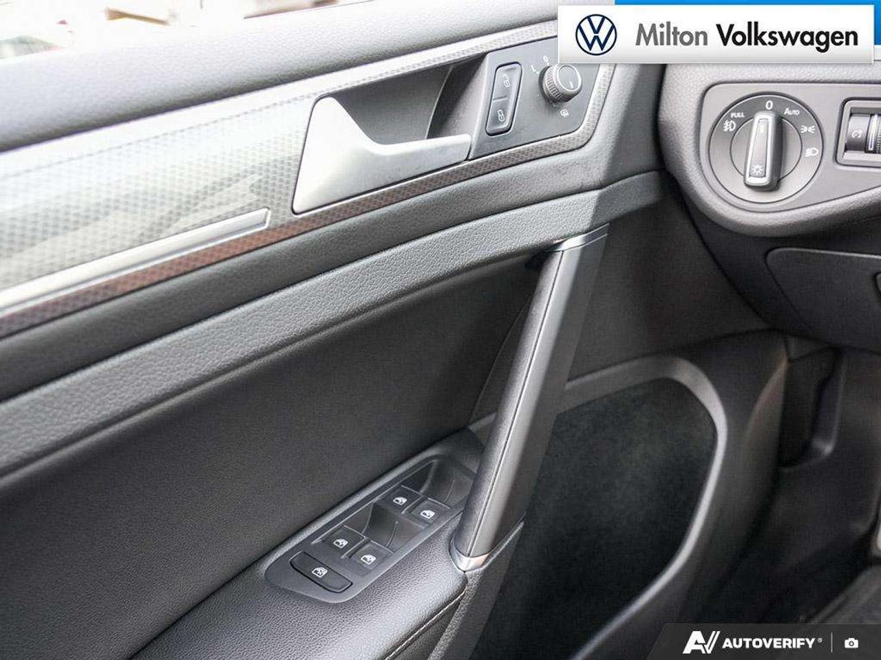 2017 Volkswagen Golf 1.8T DSG 6sp at w/Tip 4MOTION Photo