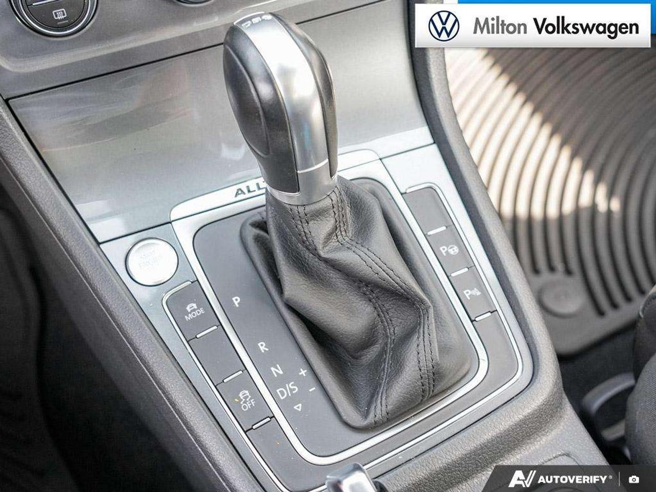 2017 Volkswagen Golf 1.8T DSG 6sp at w/Tip 4MOTION Photo