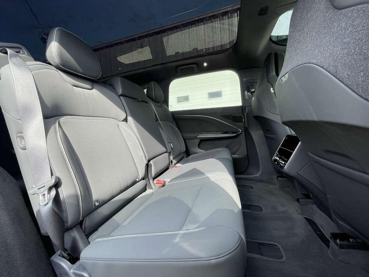 2026 Lucid Gravity Grand Touring   700+ KM of EPA Range! NO LUX TAX! Photo