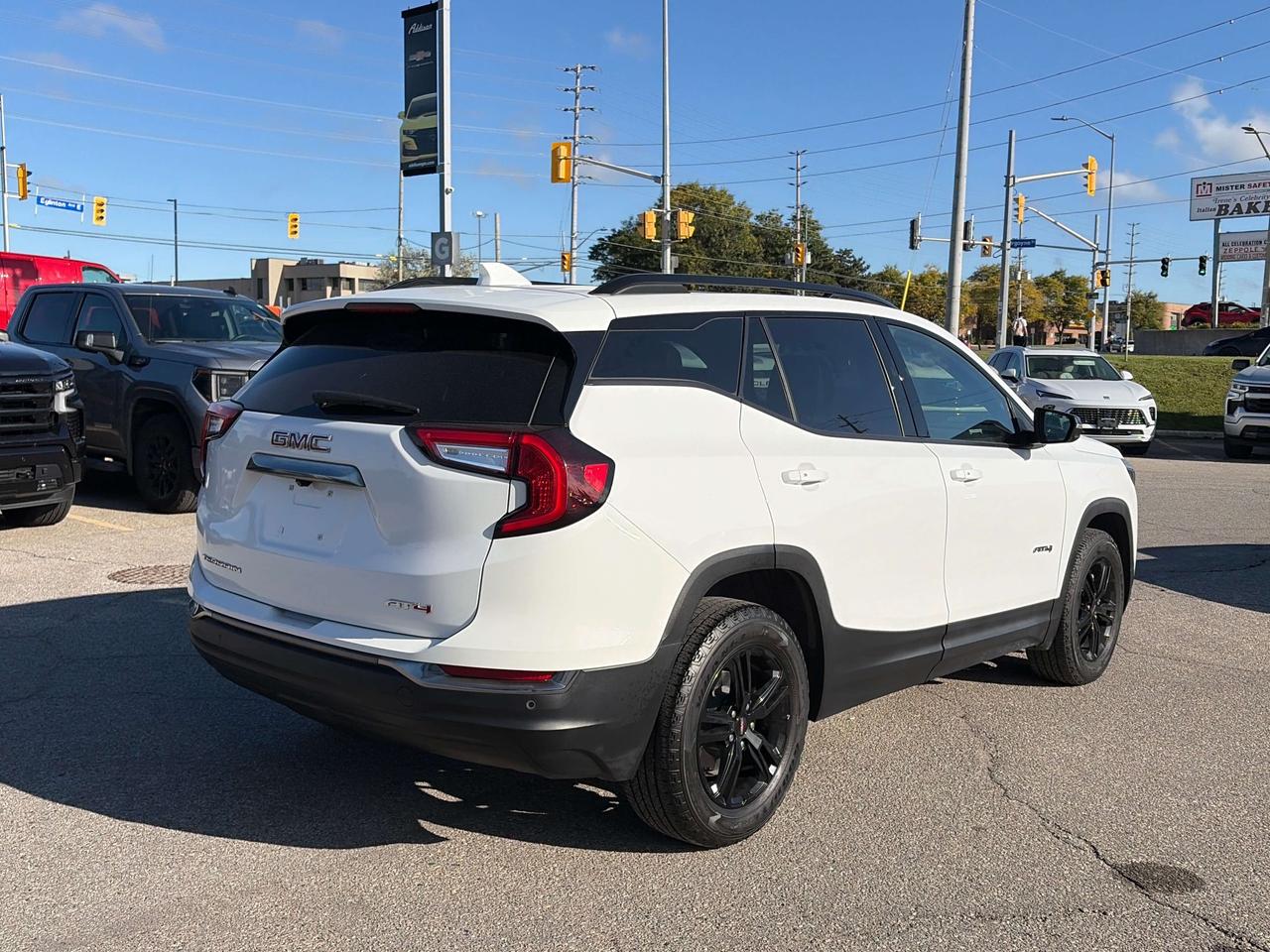 2022 GMC Terrain AT4 Photo4