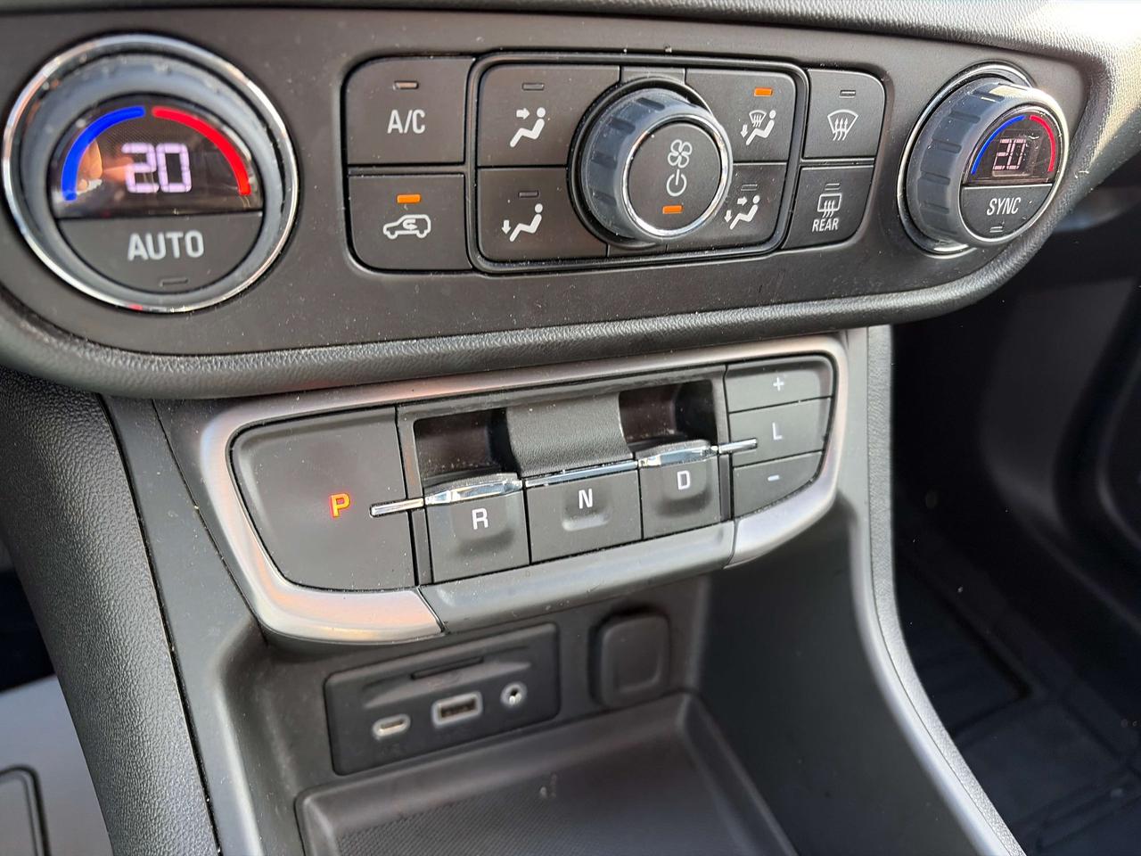 2022 GMC Terrain AT4 Photo