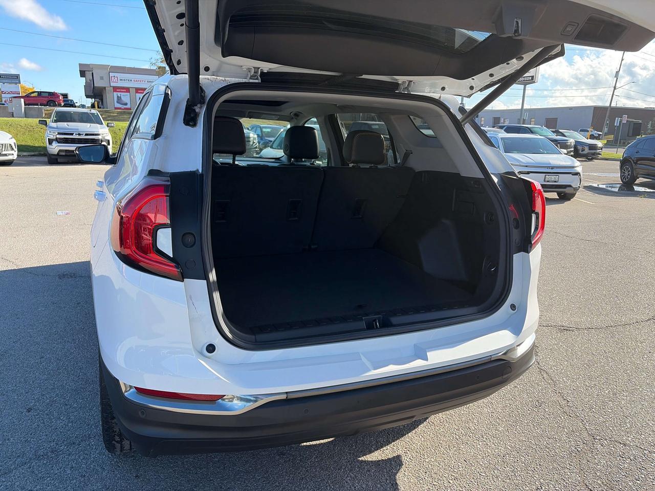 2022 GMC Terrain AT4 Photo