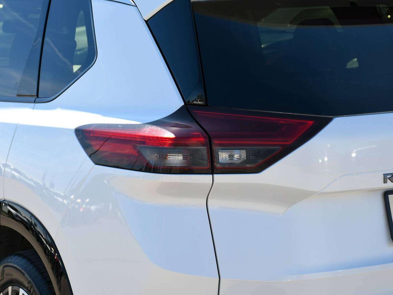 2024 Nissan Rogue Platinum  - Certified - HUD Photo