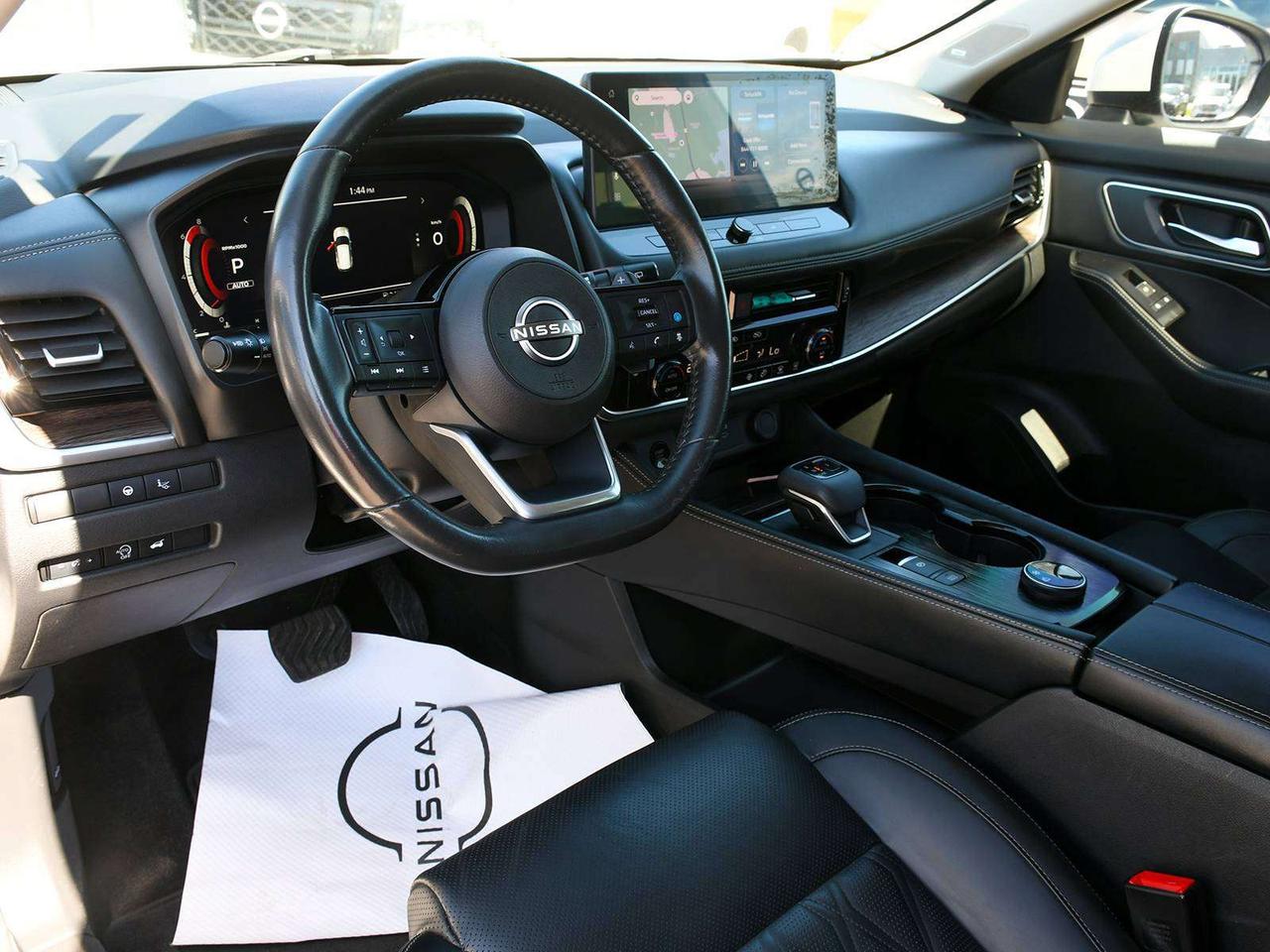 2024 Nissan Rogue Platinum  - Certified - HUD Photo