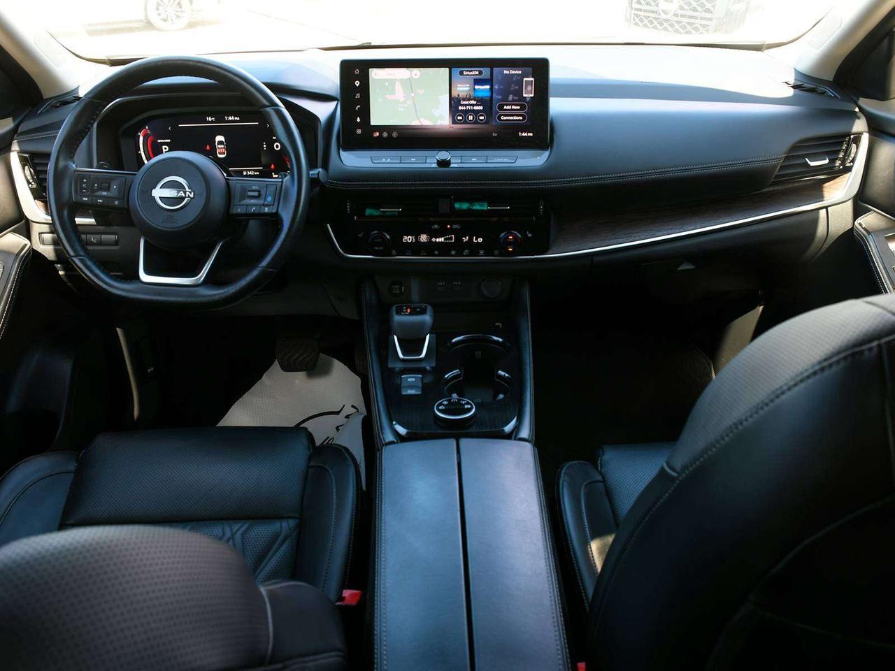 2024 Nissan Rogue Platinum  - Certified - HUD Photo