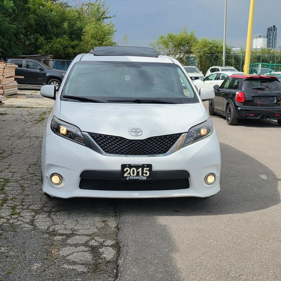 2015 Toyota Sienna 5DR SE 8-PASS FWD Photo2