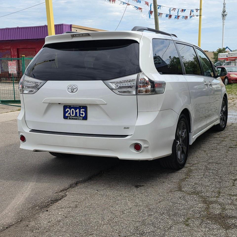 2015 Toyota Sienna 5DR SE 8-PASS FWD Photo