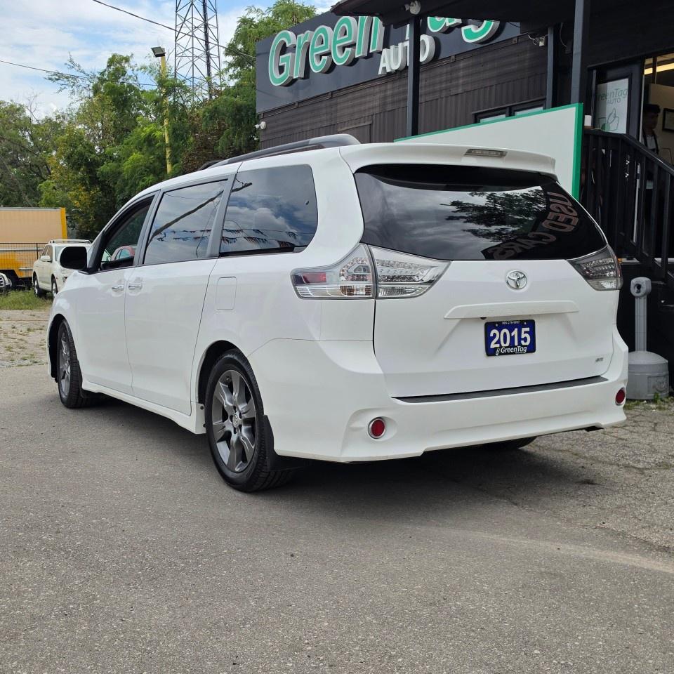 2015 Toyota Sienna 5DR SE 8-PASS FWD Photo
